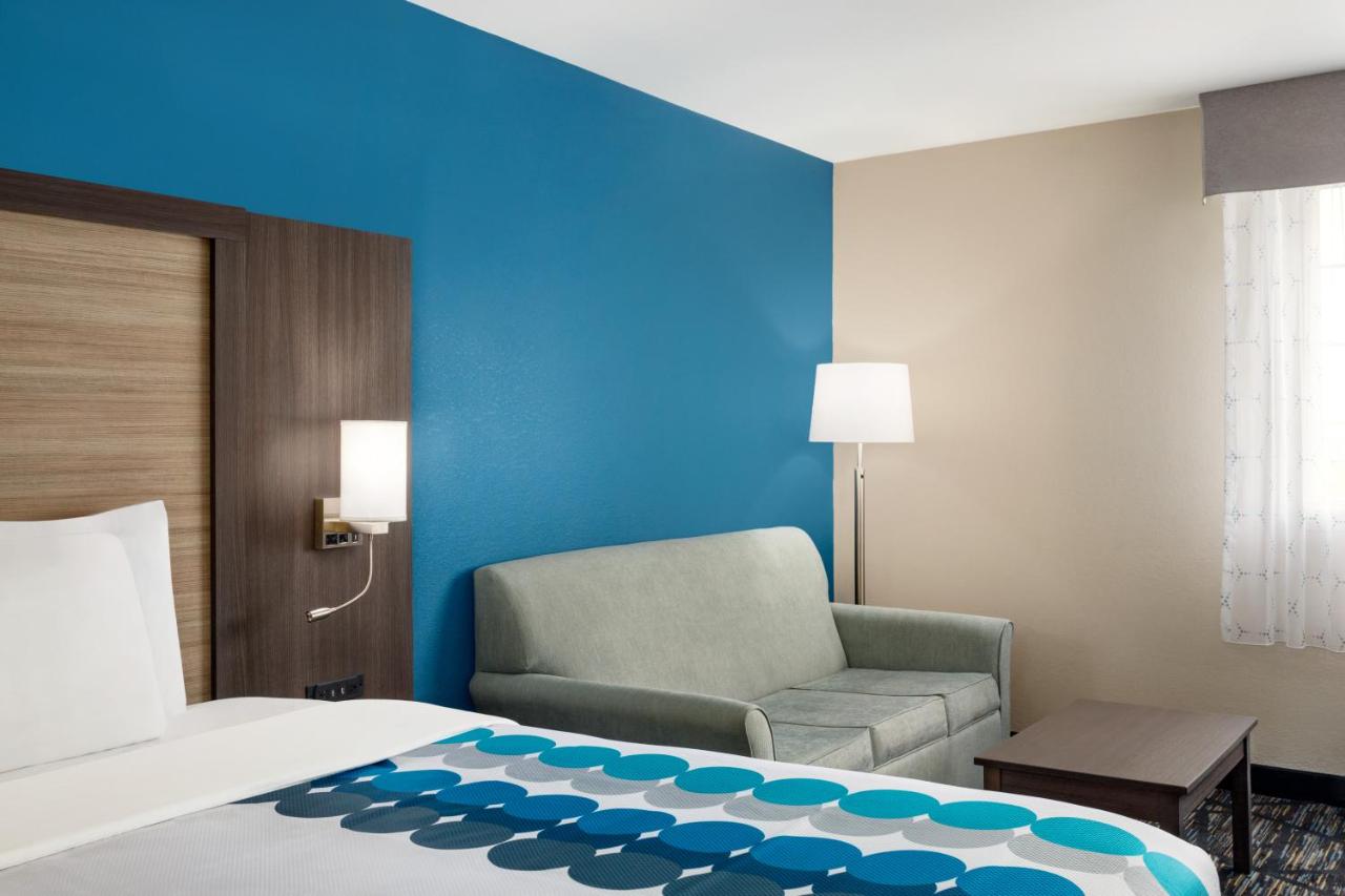 King Suite - Non-Smoking at Baymont by Wyndham Blackwell I-35