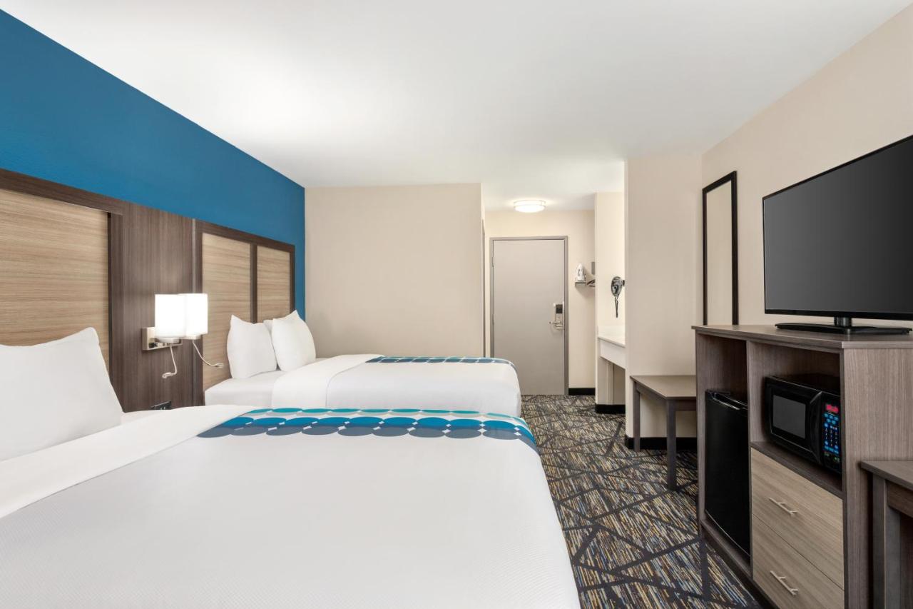 Queen Room with Two Queen Beds - Non-Smoking at Baymont by Wyndham Blackwell I-35