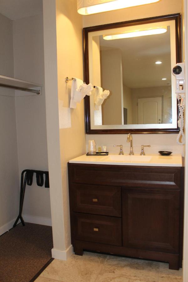  | Bell & Main Alamosa Studio Suite-Walking distance to downtown