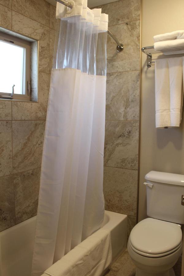  | Bell & Main Alamosa Studio Suite-Walking distance to downtown
