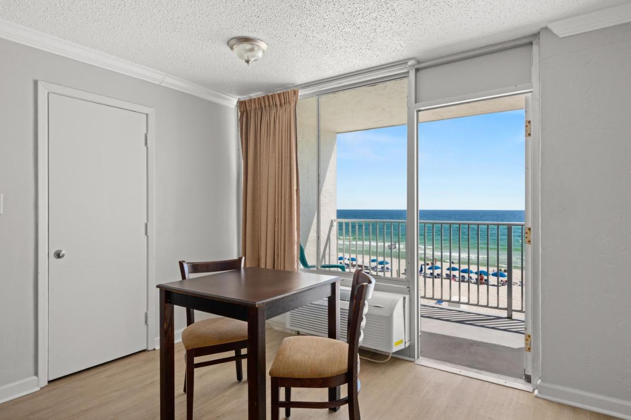 King Room at The Reef at Seahaven Beach Resorts