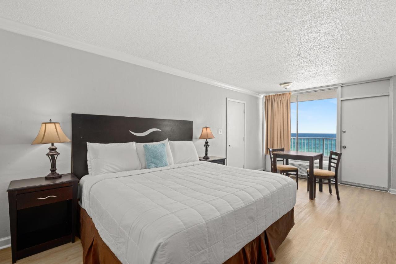 King Room at The Reef at Seahaven Beach Resorts