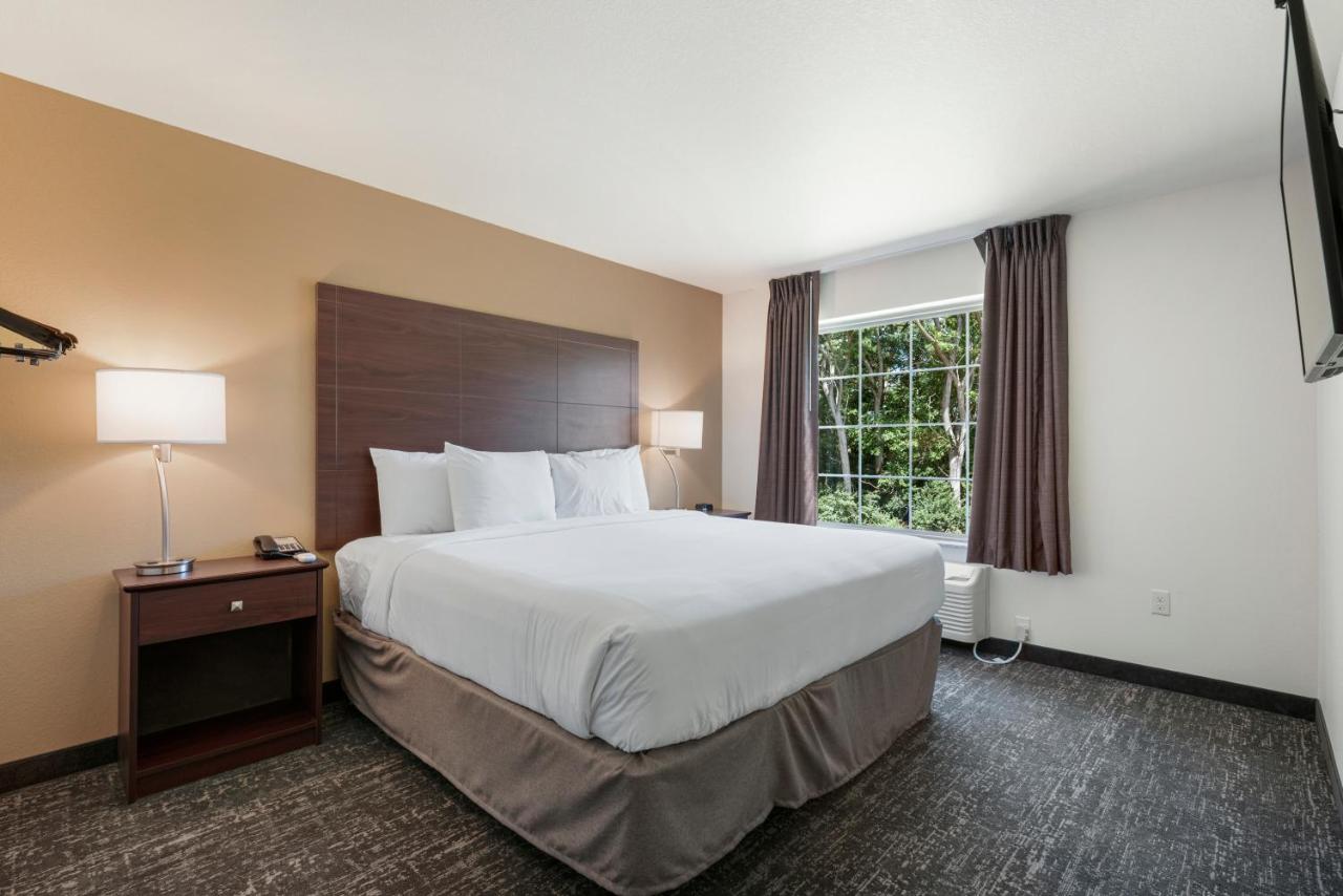 | Cobblestone Hotel & Suites - Urbana