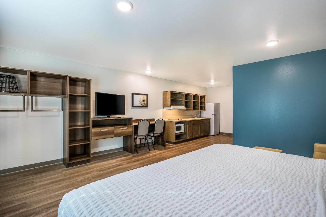 Standard King Room - Non Smoking at WoodSpring Suites Elgin - Chicago