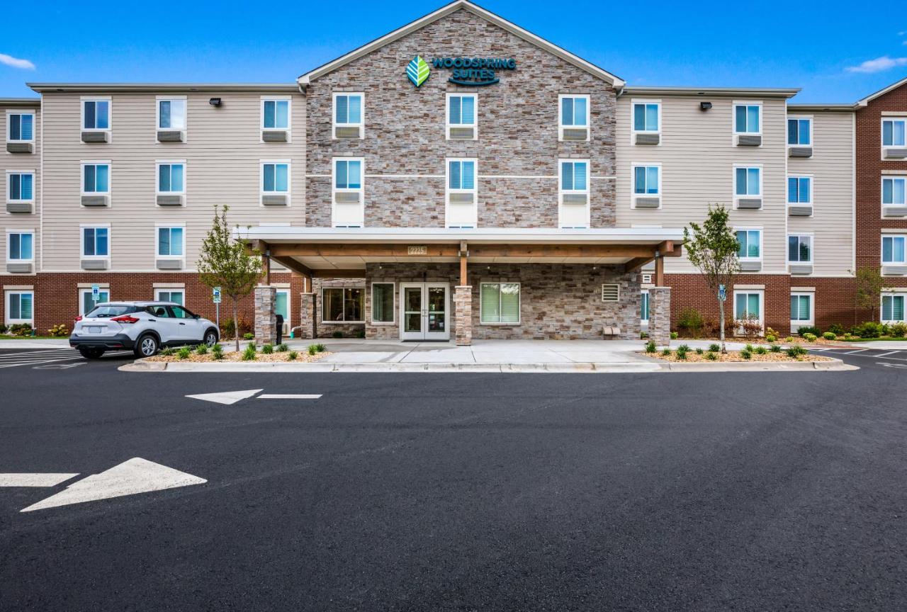 Standard King Room - Non Smoking at WoodSpring Suites Elgin - Chicago