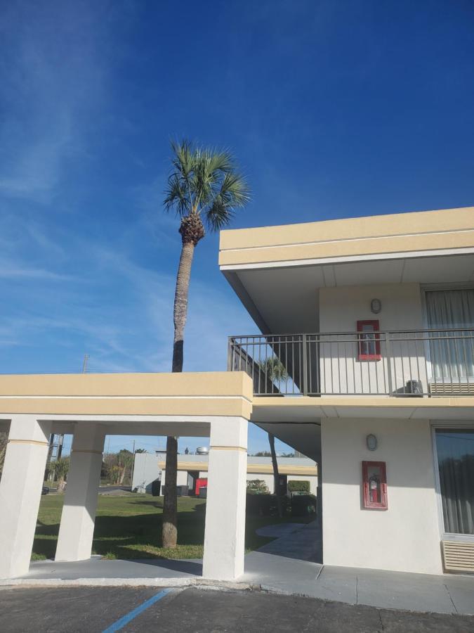| Super 8 by Wyndham Ocala I-75