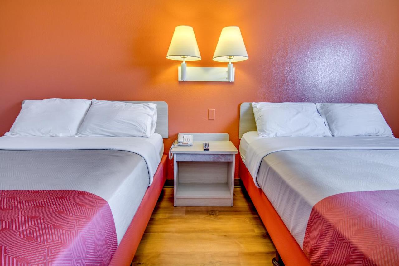| Motel 6-Amherst, NY - Buffalo