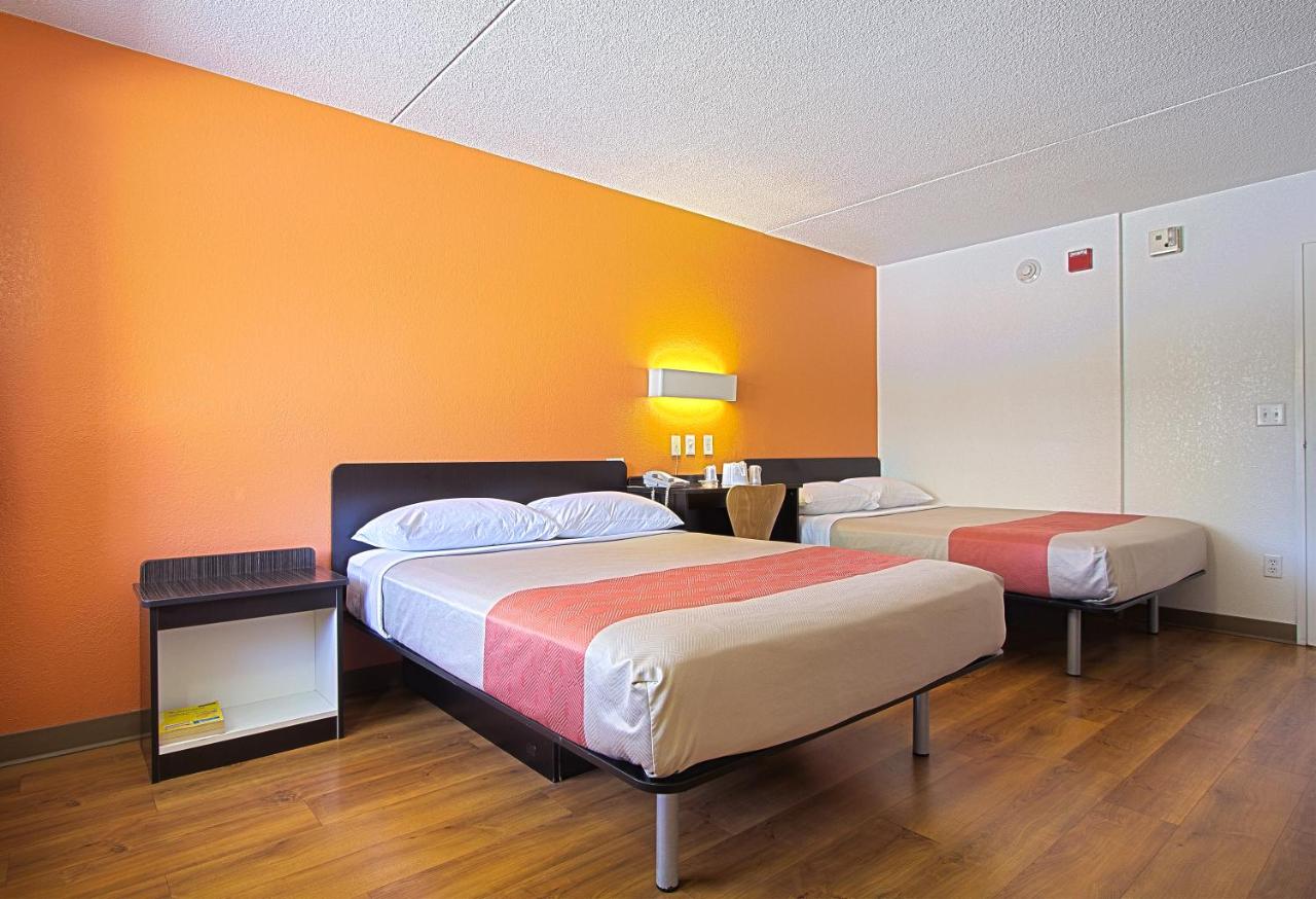 | Motel 6-East Brunswick, NJ