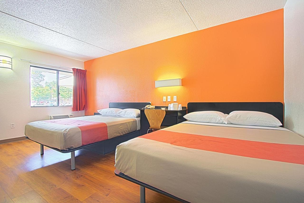 | Motel 6-East Brunswick, NJ