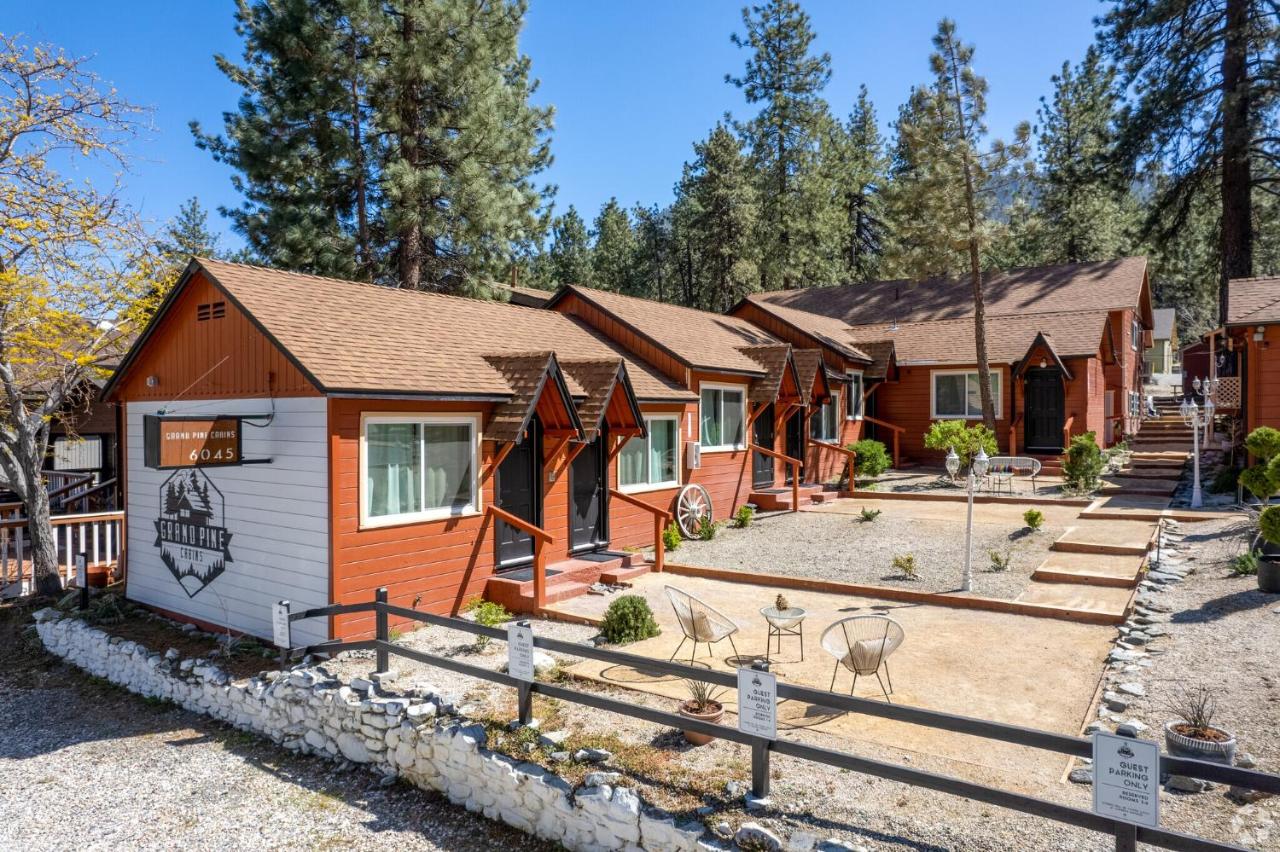 | Grand Pine Cabins