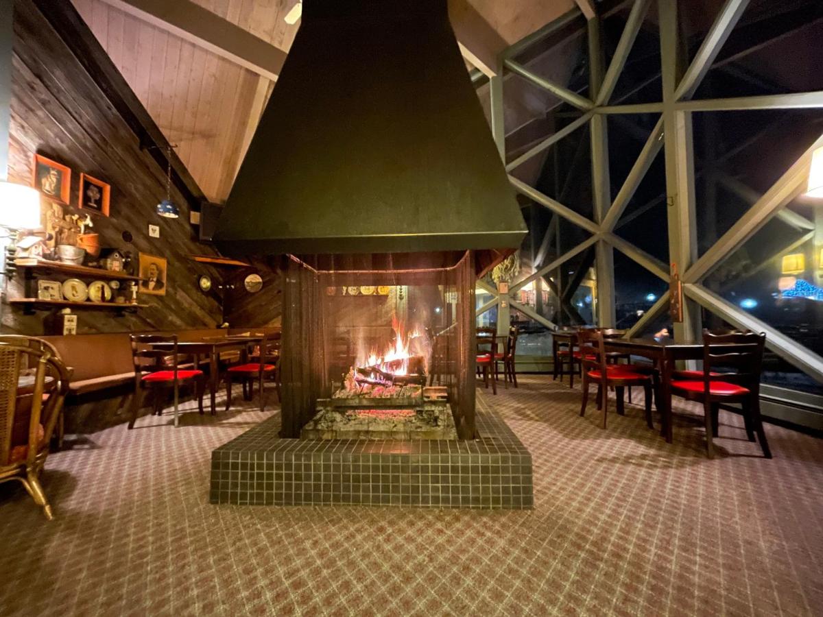 | Toll Road Inn