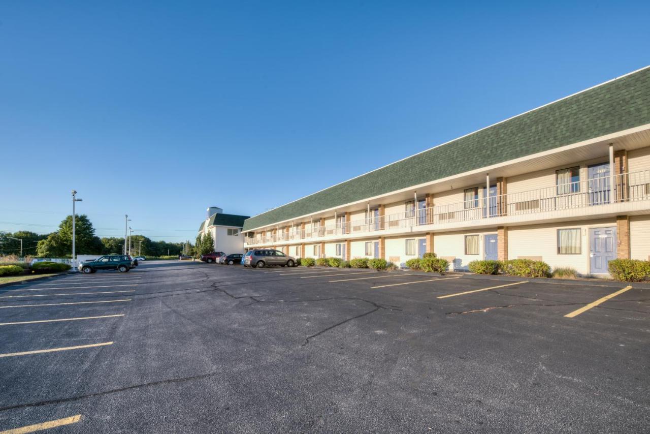  | Motel 6-Niantic, CT - New London