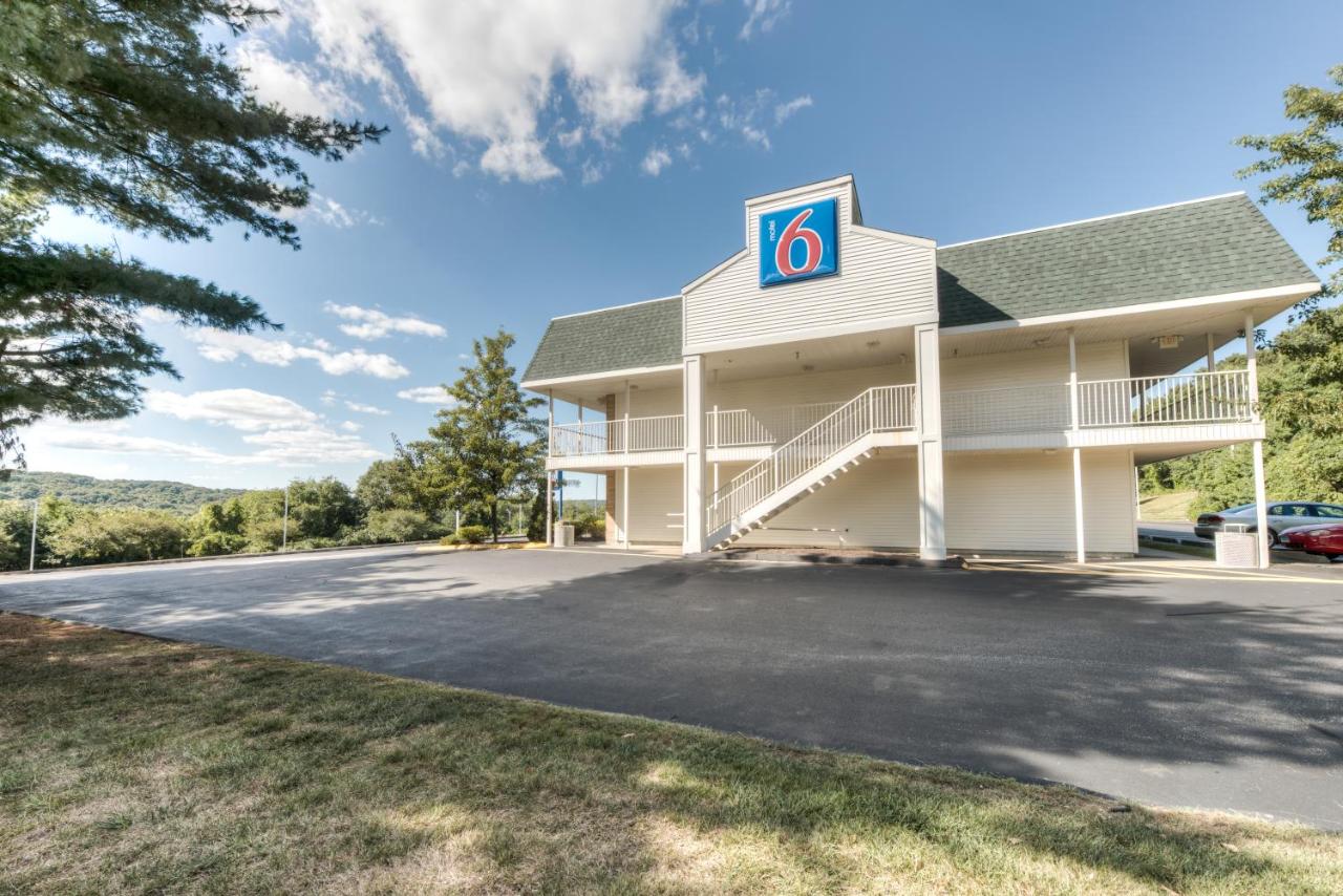 | Motel 6-Niantic, CT - New London