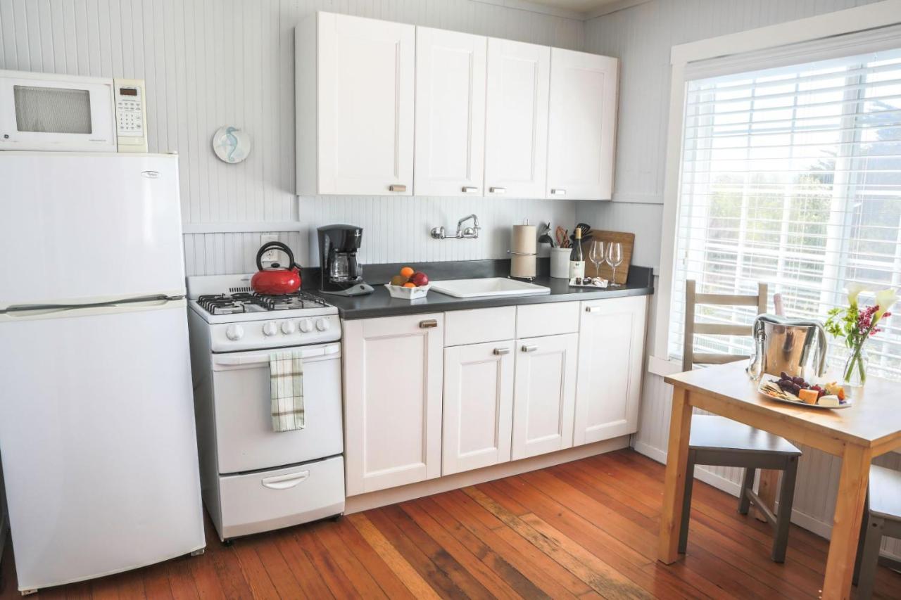 | Inn at Schoolhouse Creek
