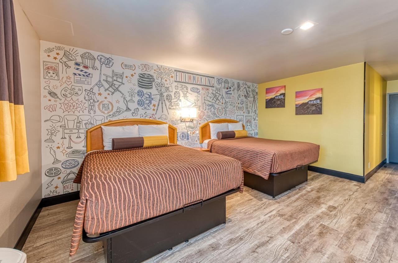 Deluxe Double Room at La Mirage Inn - Hollywood