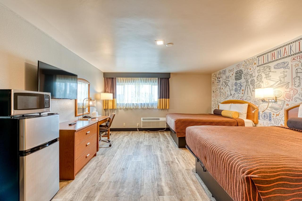 Deluxe Double Room at La Mirage Inn - Hollywood