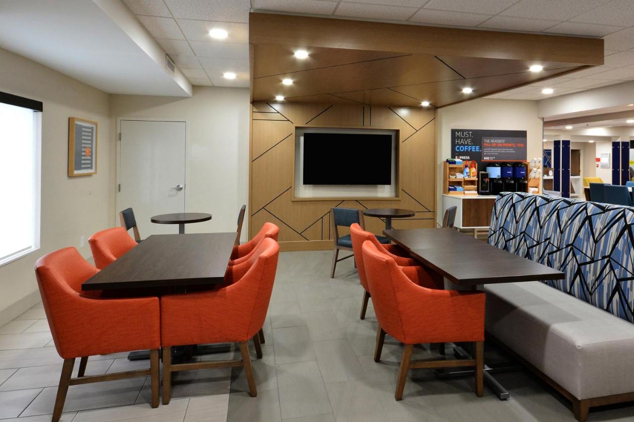 | Holiday Inn Express Richmond I-64 Short Pump Area, an IHG Hotel