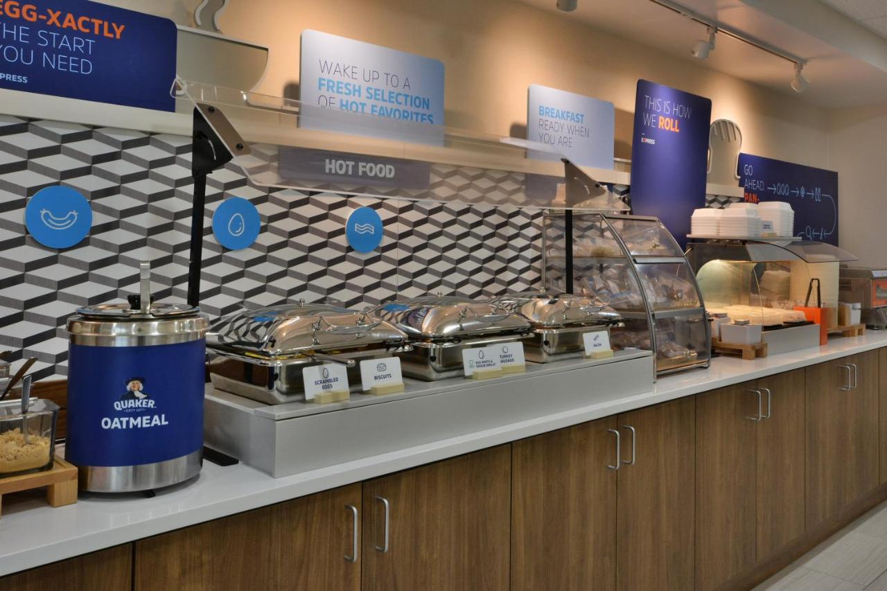 | Holiday Inn Express Richmond I-64 Short Pump Area, an IHG Hotel