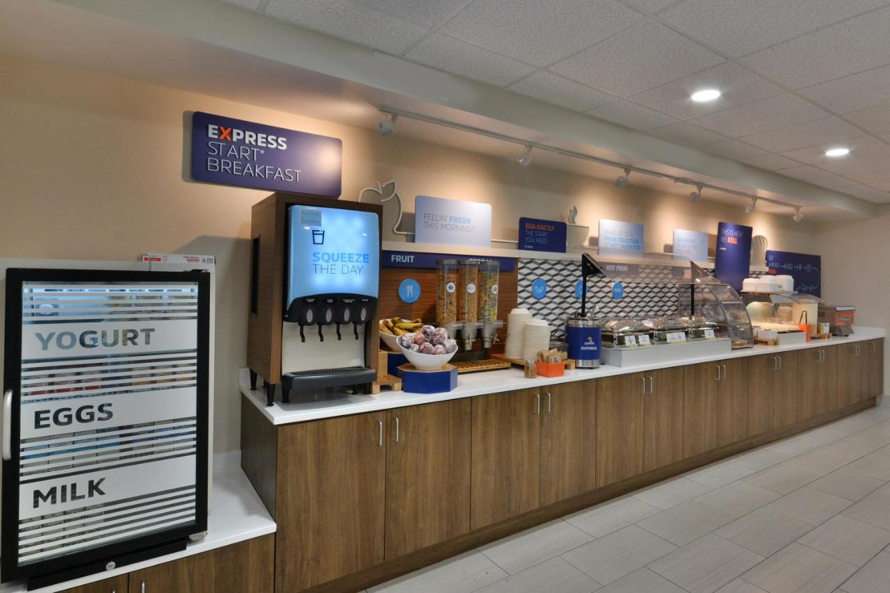 | Holiday Inn Express Richmond I-64 Short Pump Area, an IHG Hotel