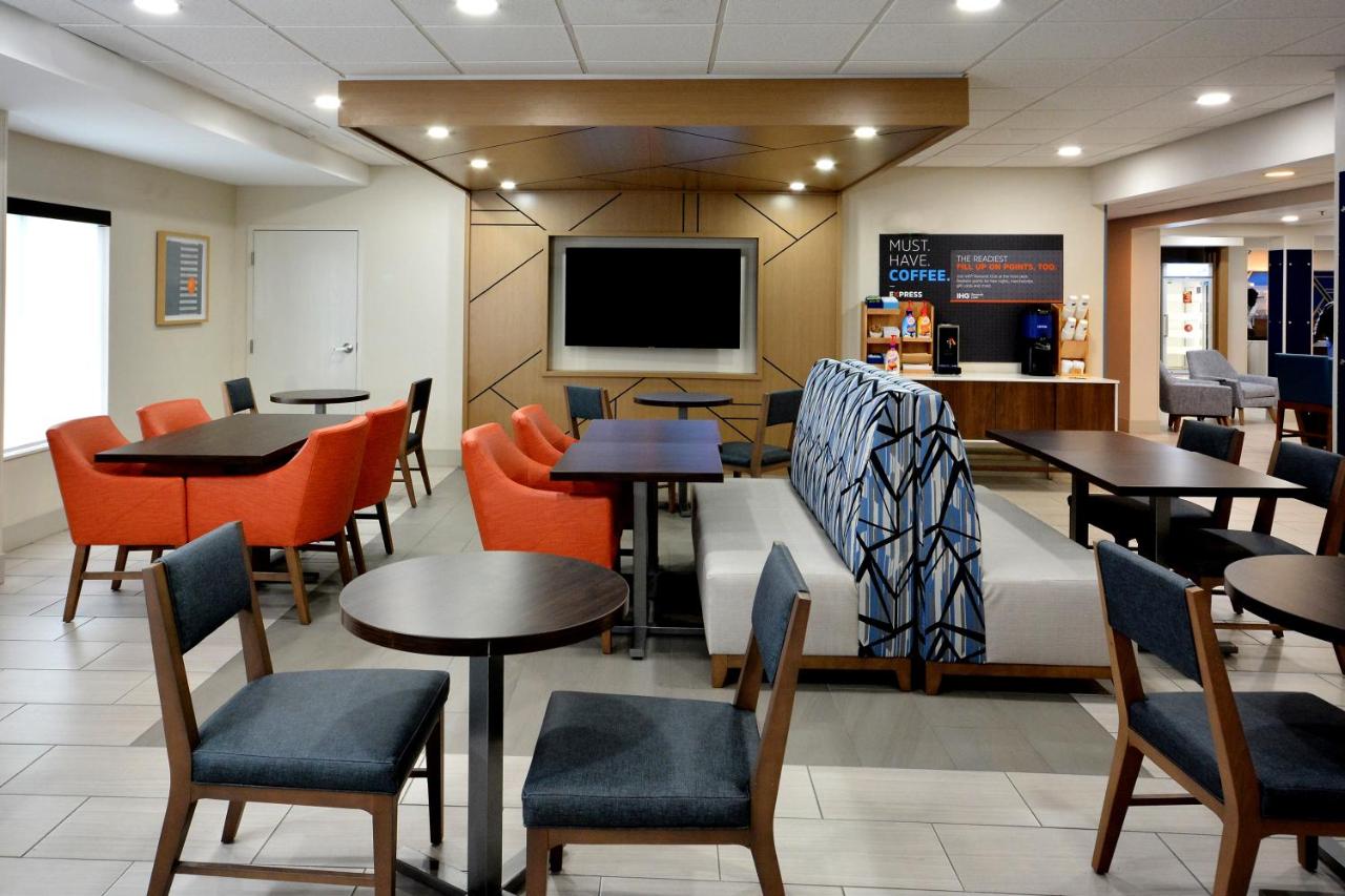 | Holiday Inn Express Richmond I-64 Short Pump Area, an IHG Hotel