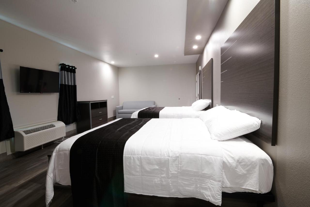 Double Room at Crystal Inn