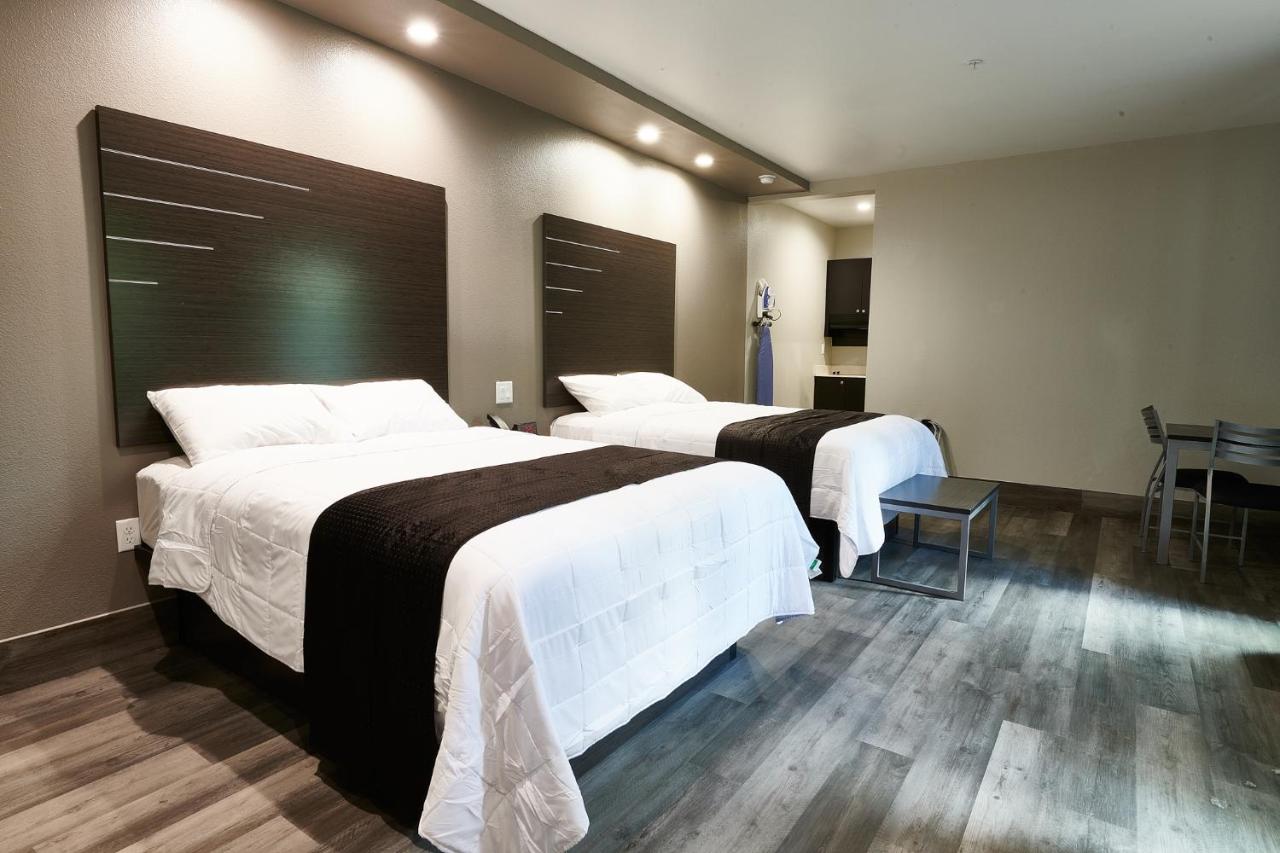 Double Room at Crystal Inn