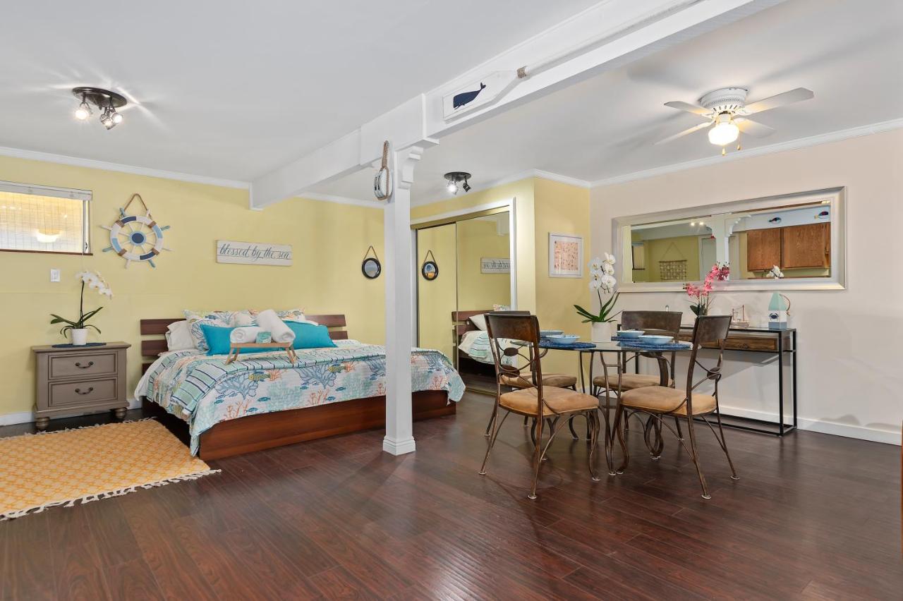 | Santa Barbara Cozy Studio with Private Patio
