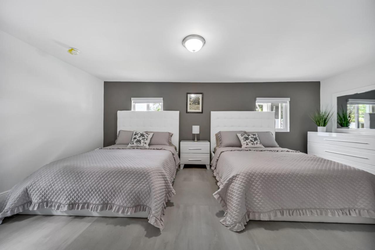  | Glamorous house Sleeps 12 w/ Hot Tub & Conservatory