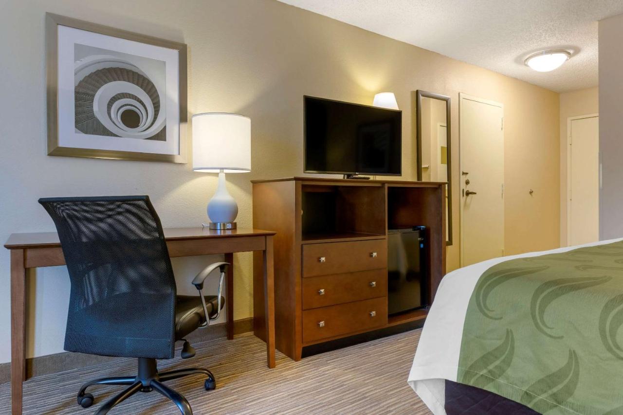 King Room - Disability Access/Non-Smoking at Quality Inn Harrison North