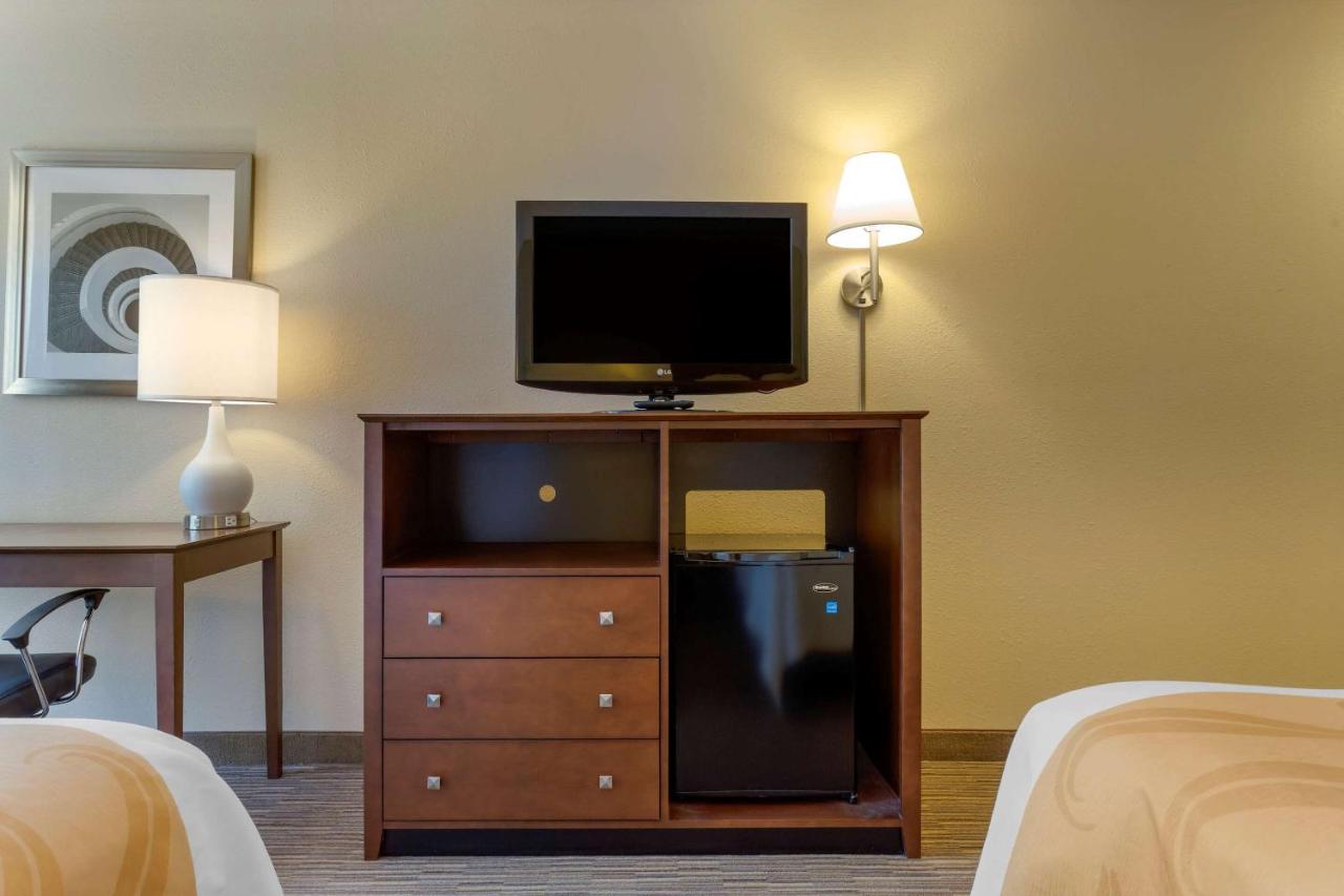 Queen Room with Two Queen Beds - Non-Smoking/Ground Floor at Quality Inn Harrison North