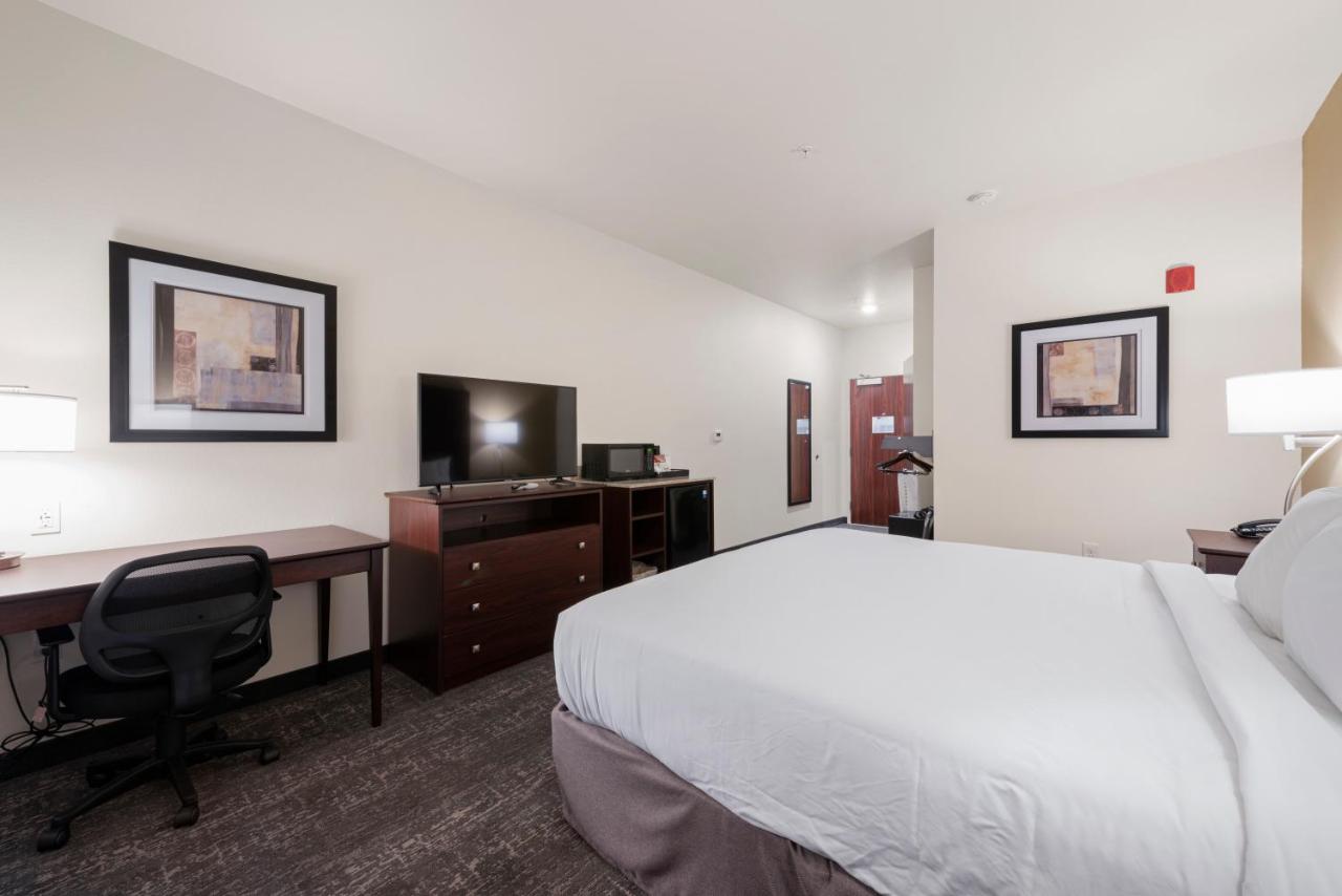 | Cobblestone Hotel & Suites - Urbana