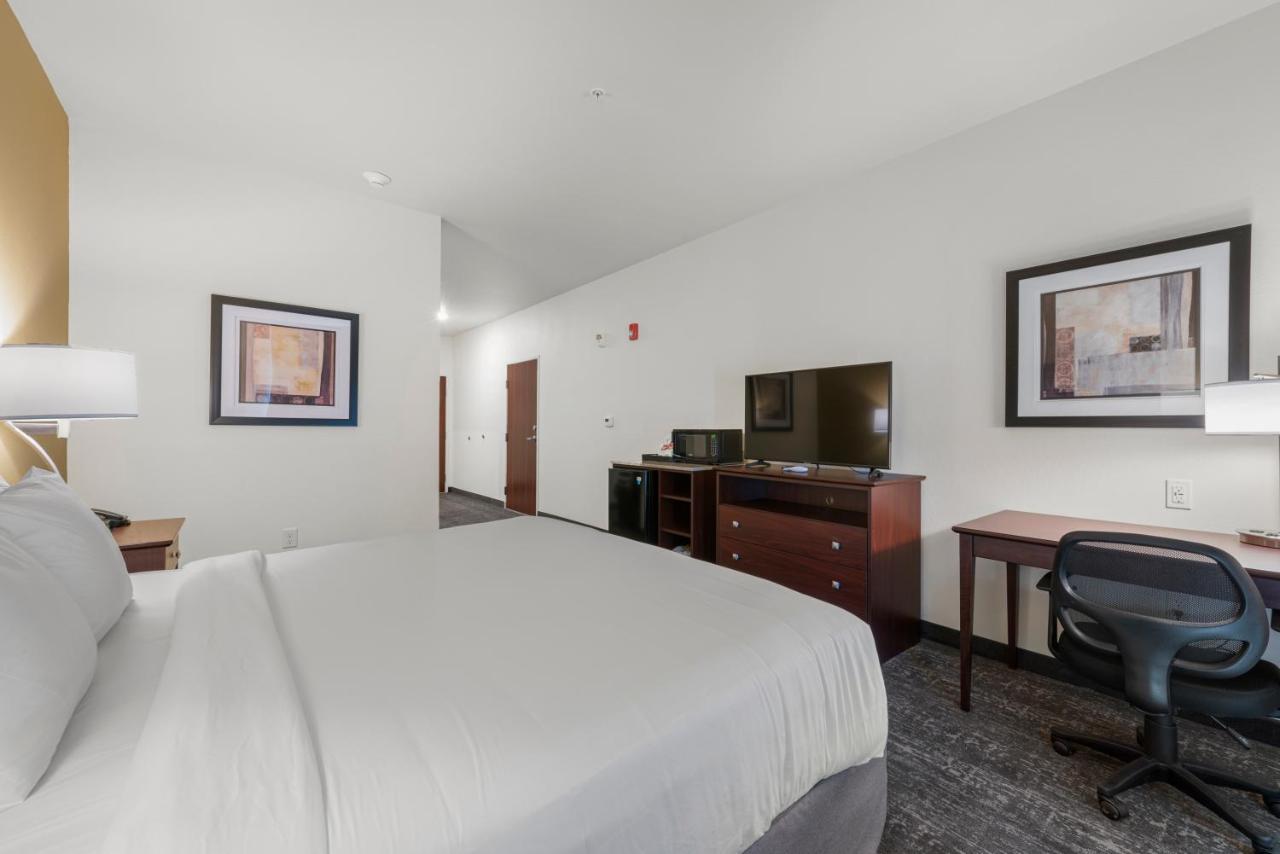 | Cobblestone Hotel & Suites - Urbana