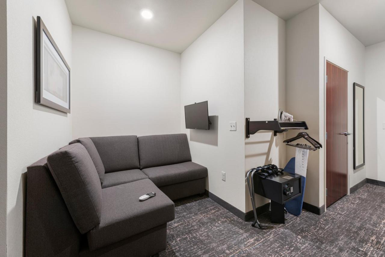 | Cobblestone Hotel & Suites - Urbana