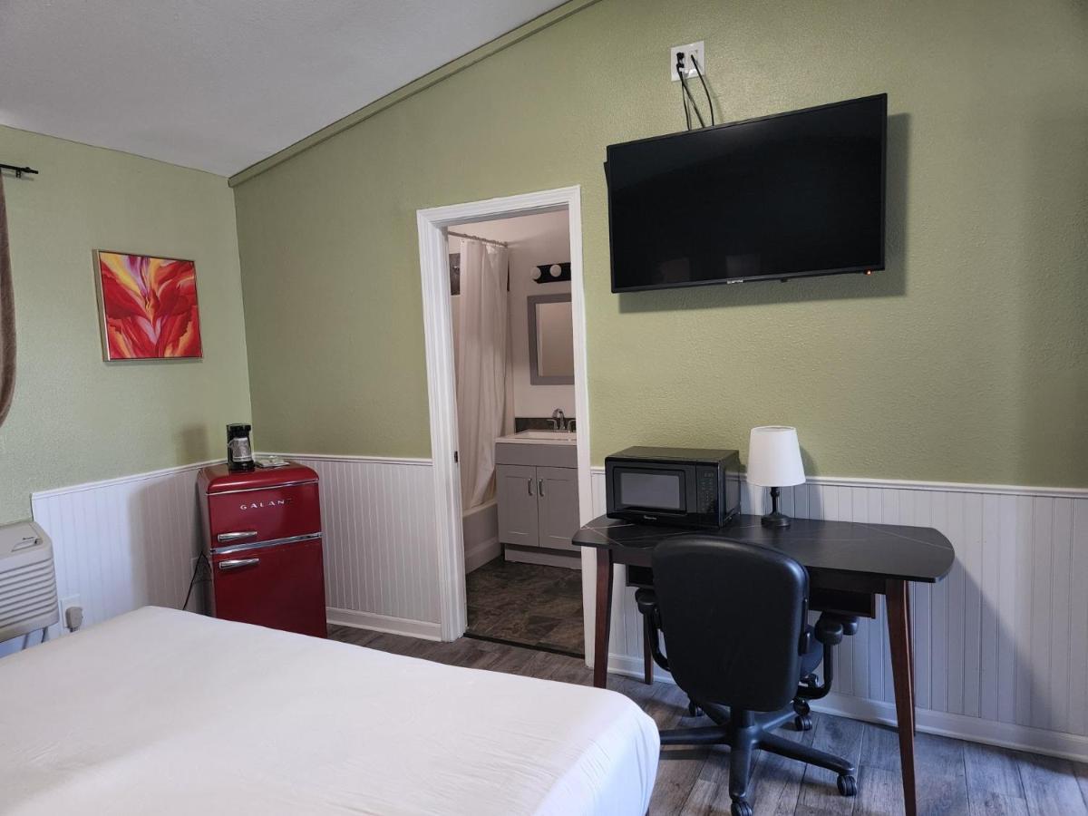 | Europa Inn & Suites
