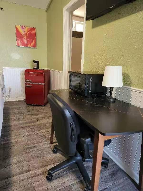 | Europa Inn & Suites