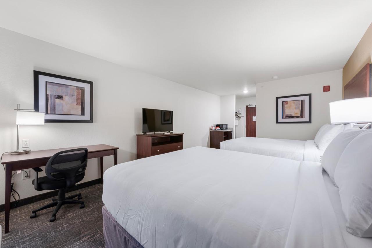 | Cobblestone Hotel & Suites - Urbana
