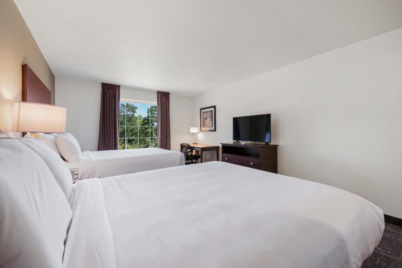 | Cobblestone Hotel & Suites - Urbana