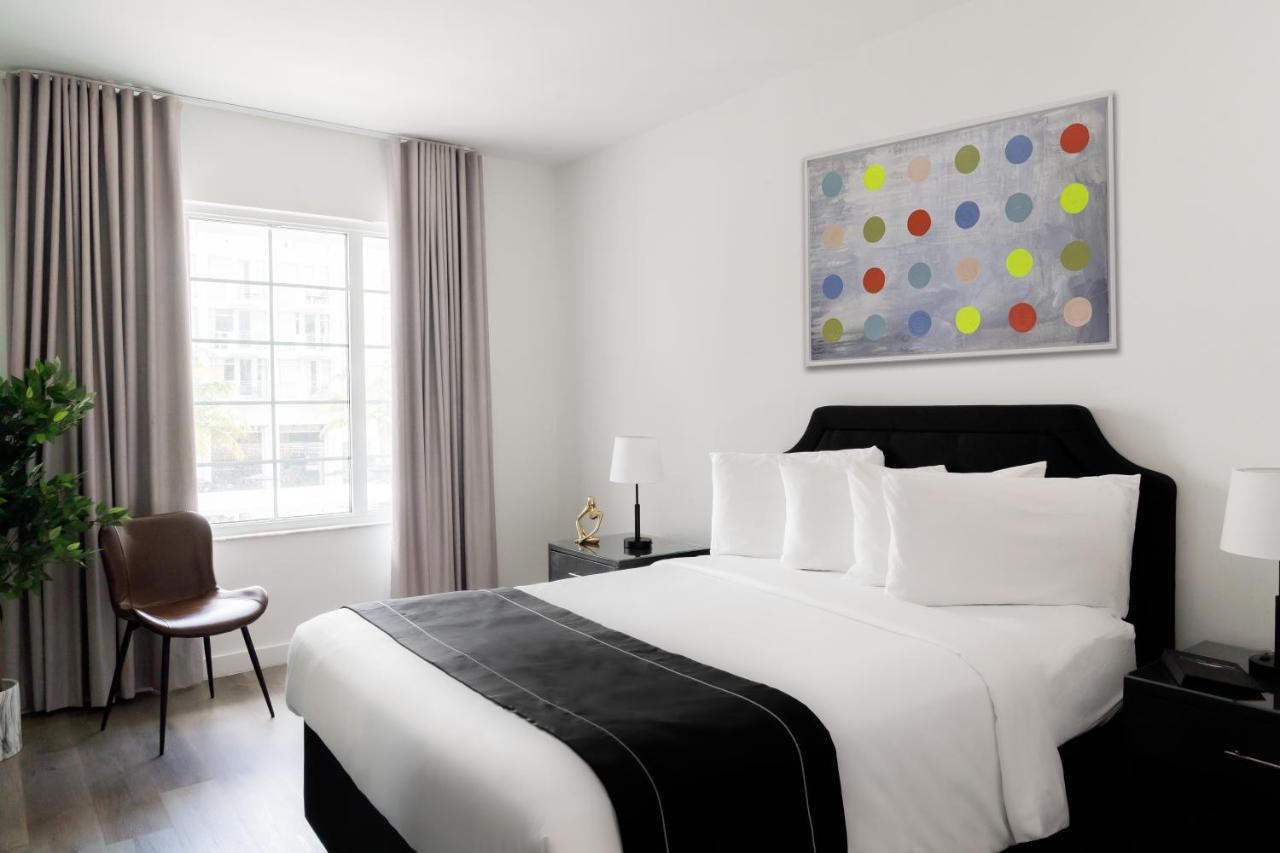  | Essex House Hotel