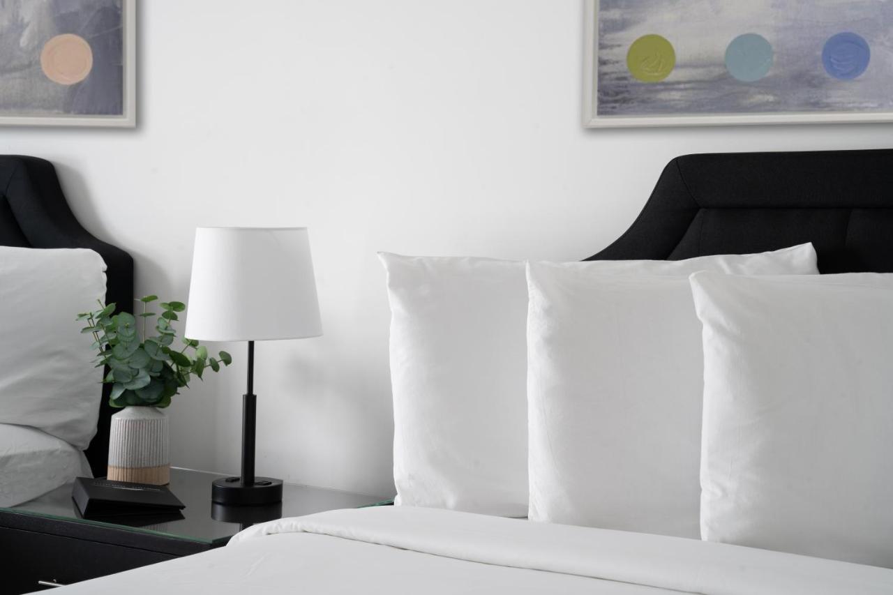  | Essex House Hotel