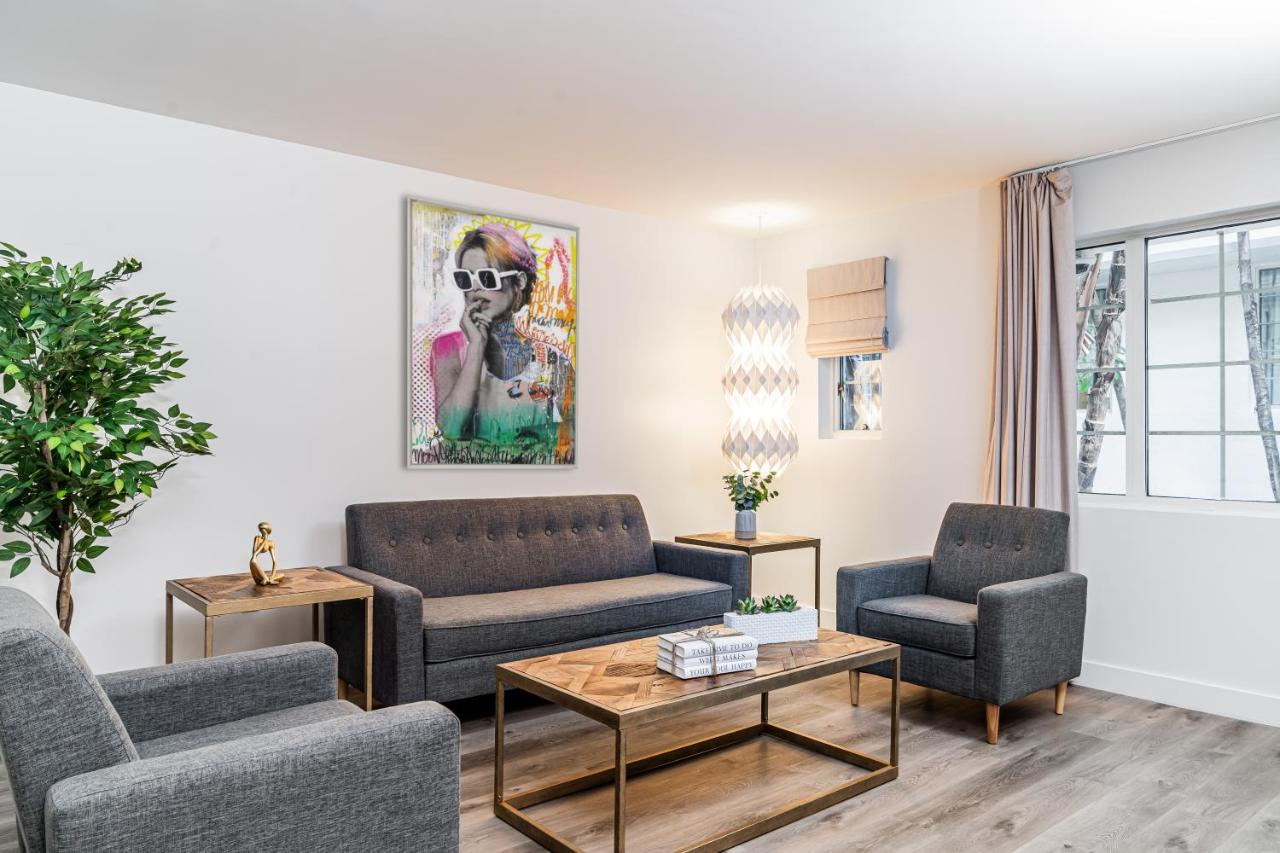  | Essex House Hotel