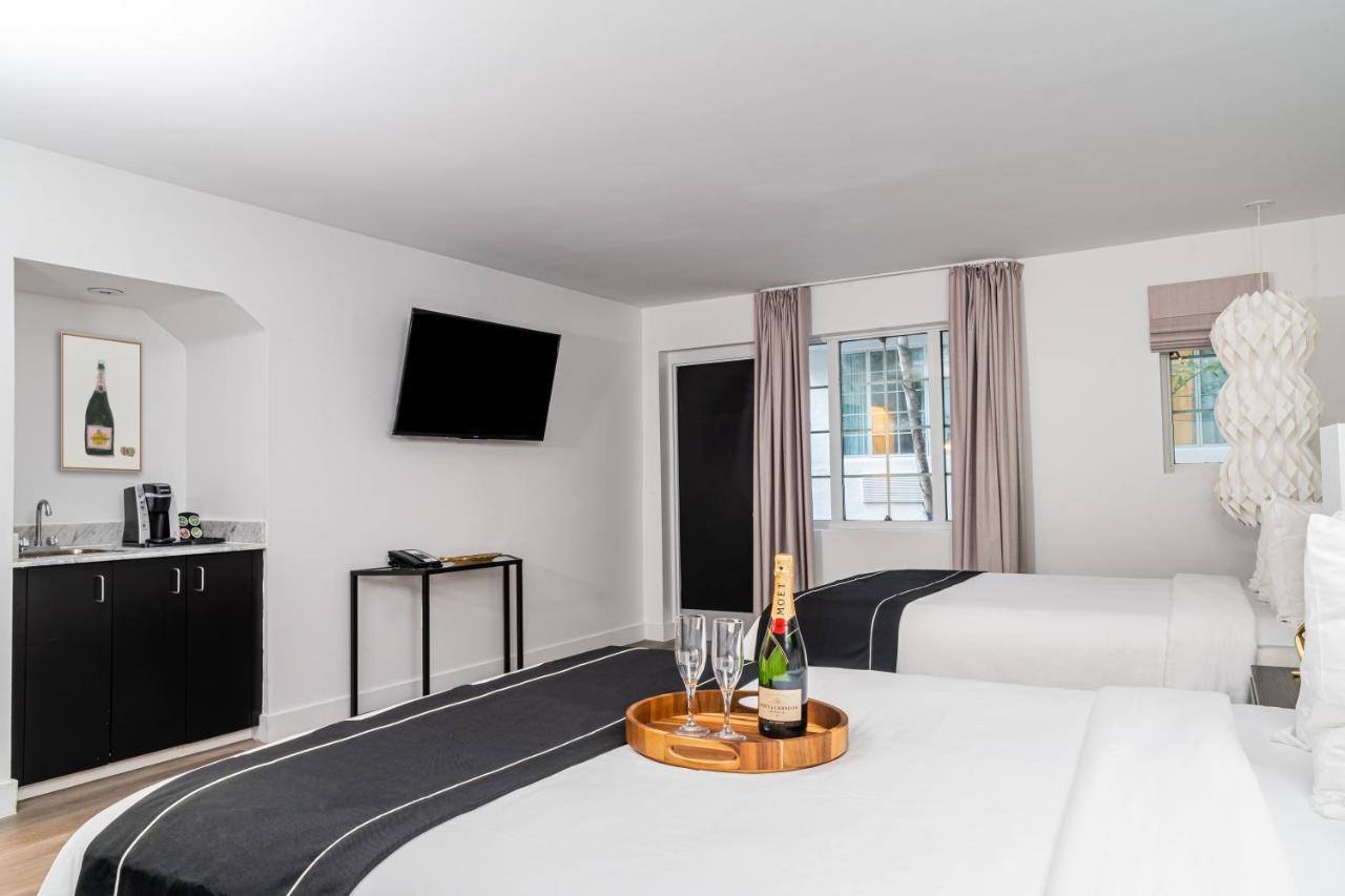  | Essex House Hotel