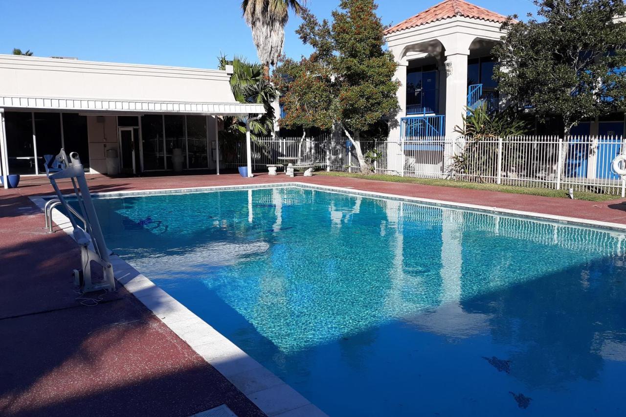 | OYO Hotel Baton Rouge - Mead Rd