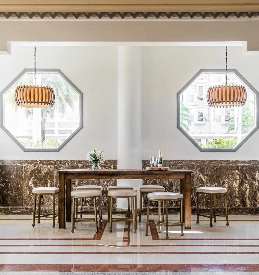  | Essex House Hotel