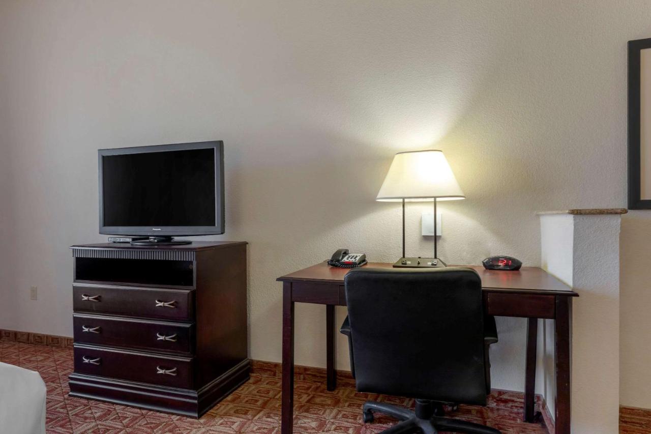 King Suite with Sofa Bed - Non Smoking at Holiday Inn Express & Suites Denison West by IHG