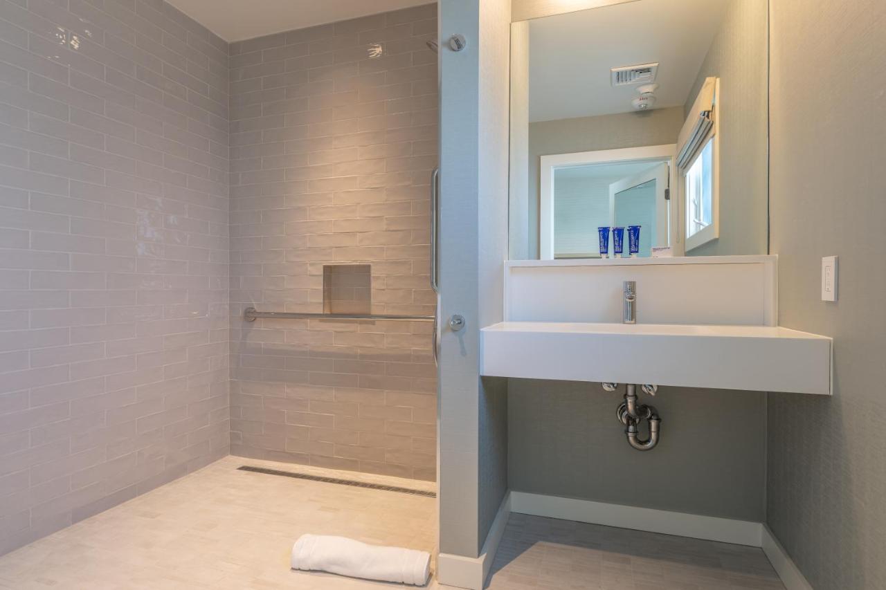 | The Shoals Suites & Slips