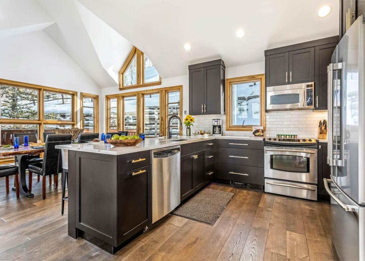 | 25 Meadow Court