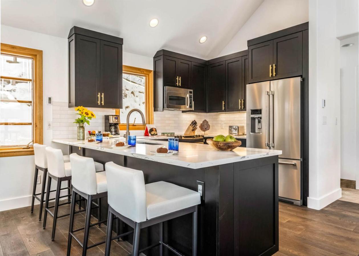 | 25 Meadow Court