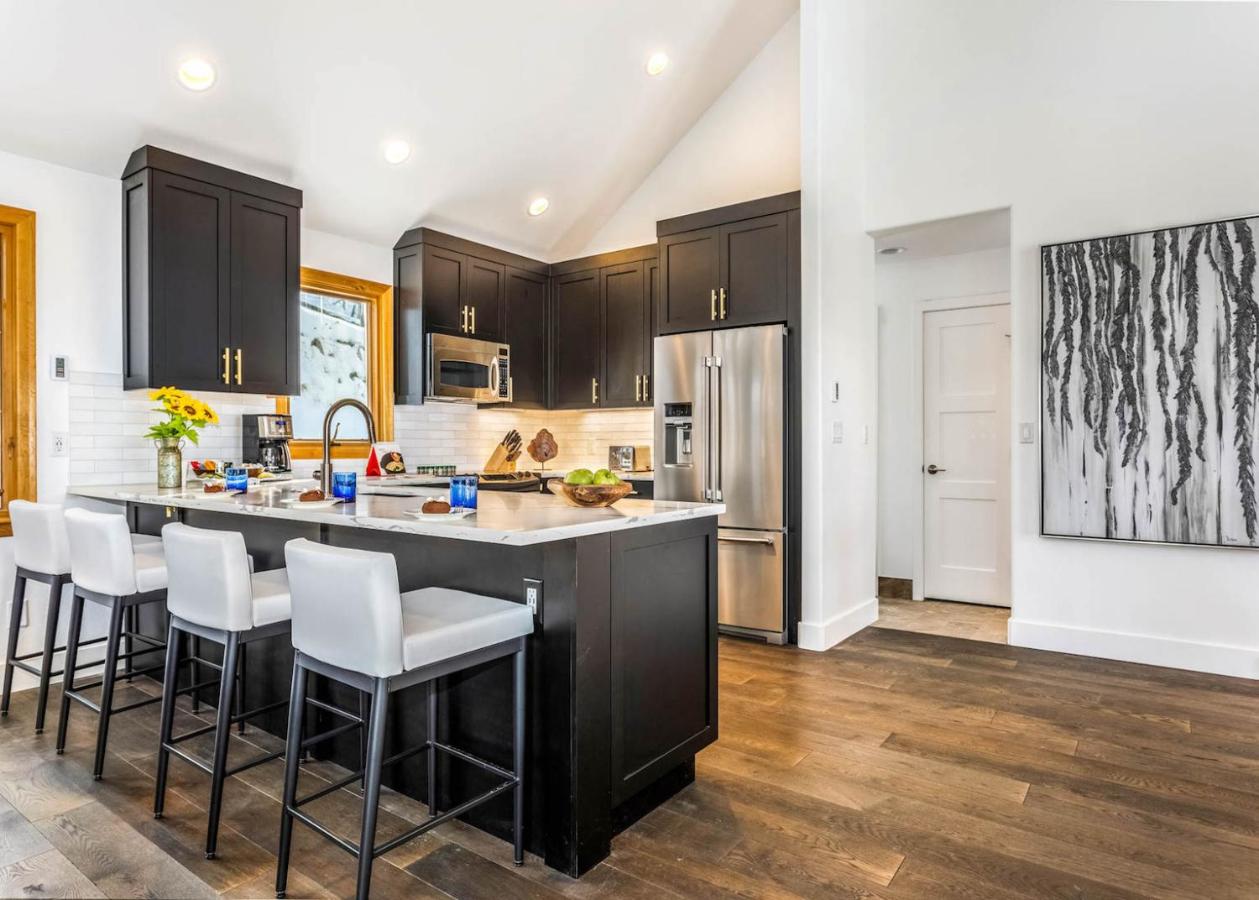 | 25 Meadow Court