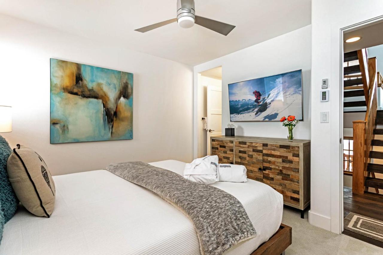 | 25 Meadow Court