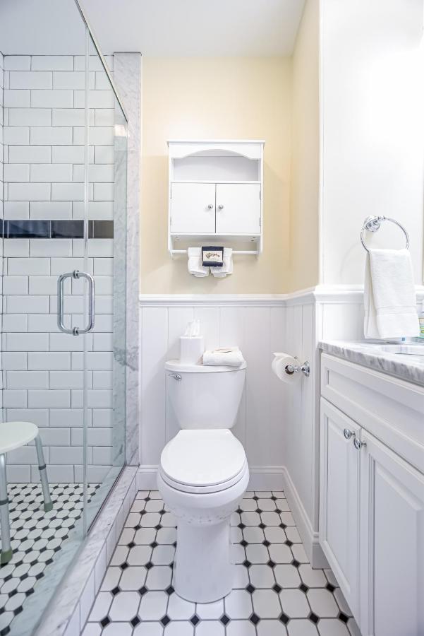  | Bedford Inn